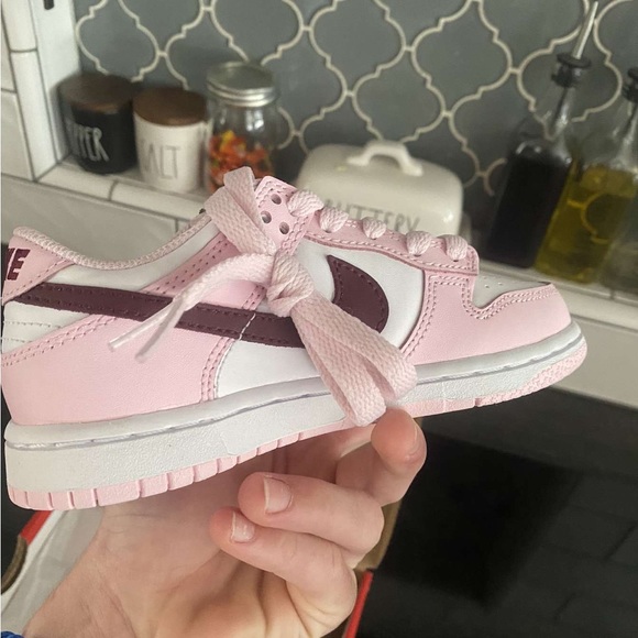 Nike dunk low pink/red/white